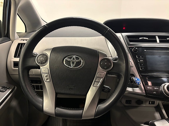 Toyota Prius 16 of 27