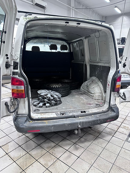 Volkswagen Transporter 6 of 9