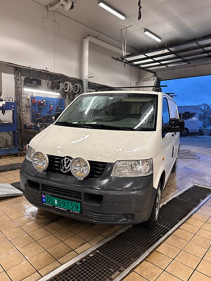 Volkswagen Transporter 2 of 9