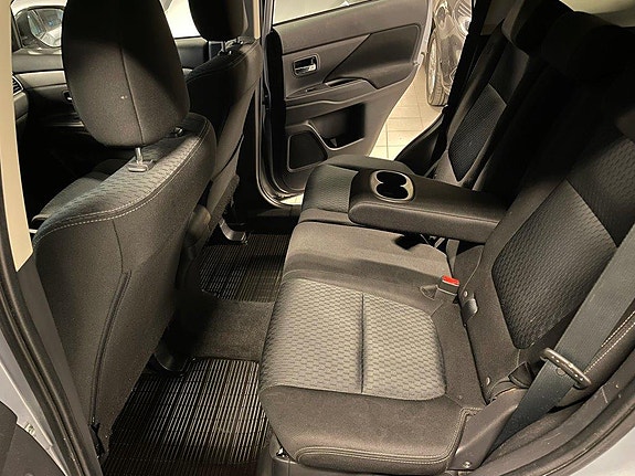 Mitsubishi Outlander 22 of 30