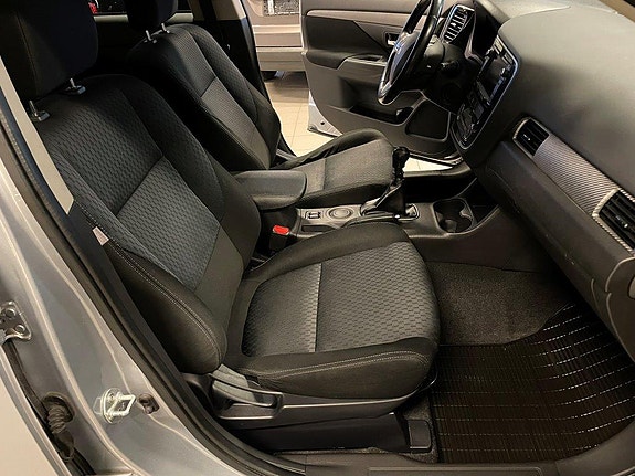 Mitsubishi Outlander 6 of 30