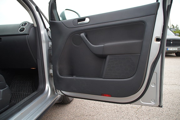 Volkswagen Golf Plus 29 of 30
