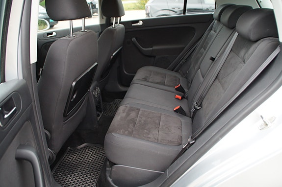 Volkswagen Golf Plus 18 of 30