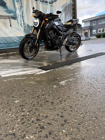 Honda CB 650 R 7 of 11