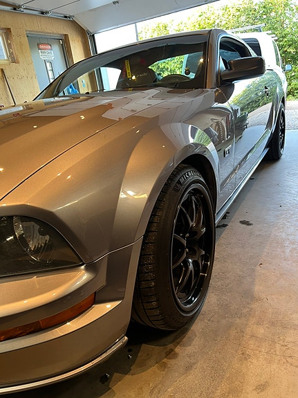 Ford Mustang 8 of 22