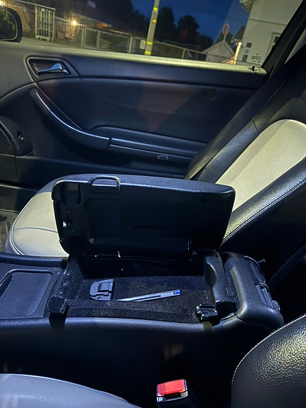 Mercedes-Benz C180 16 of 24