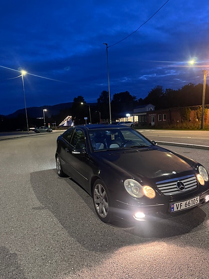 Mercedes-Benz C180 7 of 24