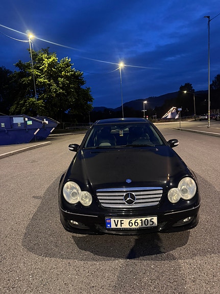 Mercedes-Benz C180 5 of 24