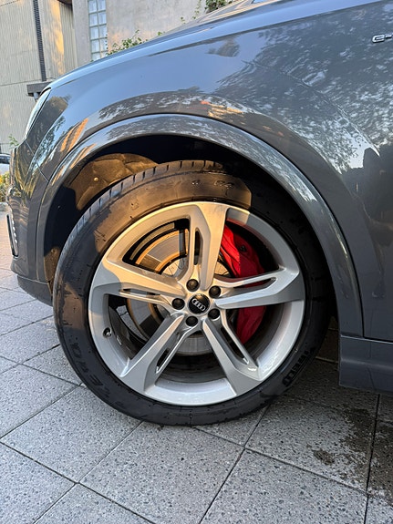 Audi Q7 8 of 21