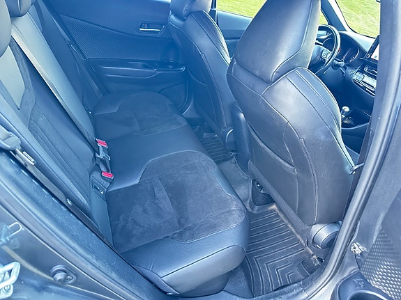 Toyota C-HR 23 of 30
