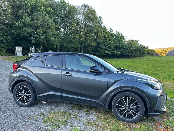 Toyota C-HR 6 of 30
