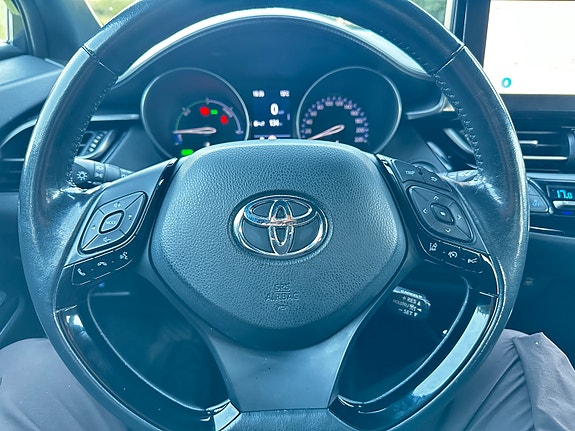 Toyota C-HR 29 of 30