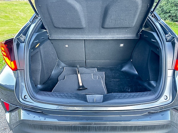 Toyota C-HR 19 of 30