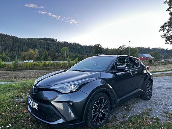 Toyota C-HR 14 of 30