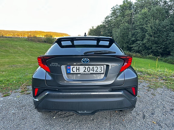 Toyota C-HR 9 of 30