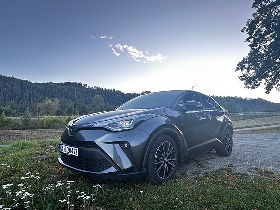 Toyota C-HR 3 of 30