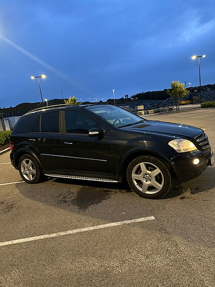 Mercedes-Benz ML320 4 of 30