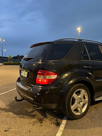 Mercedes-Benz ML320 8 of 30
