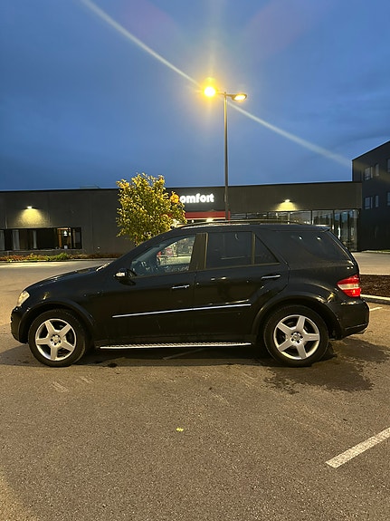 Mercedes-Benz ML320 12 of 30