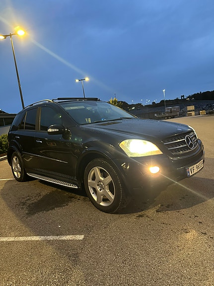 Mercedes-Benz ML320 3 of 30