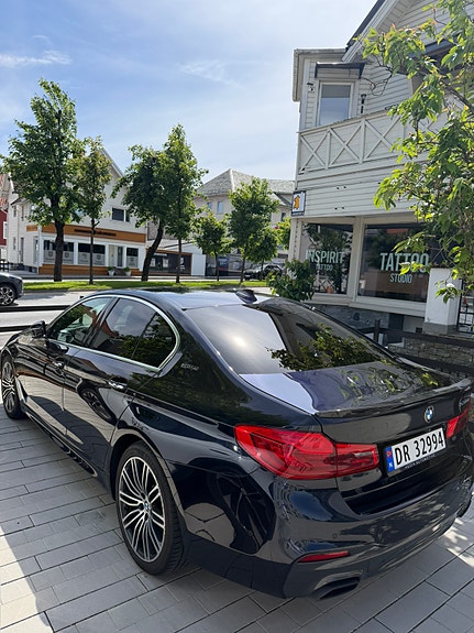 BMW 530e 2 of 6