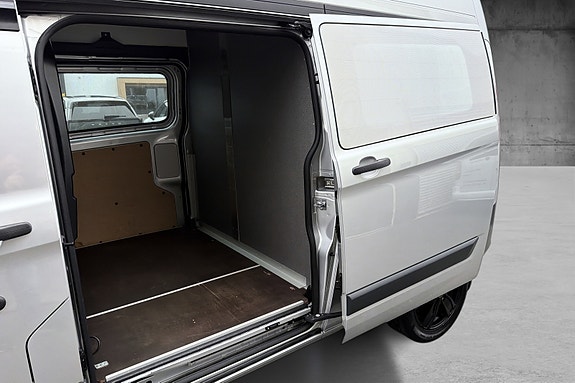 Ford Transit 10 of 15