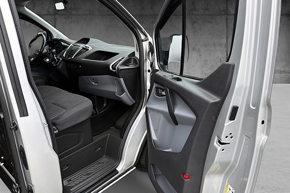 Ford Transit 9 of 15