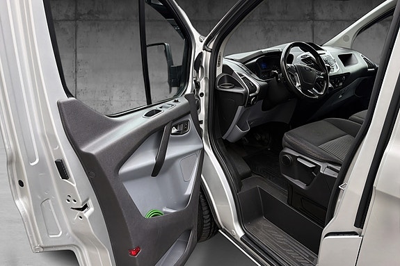 Ford Transit 8 of 15