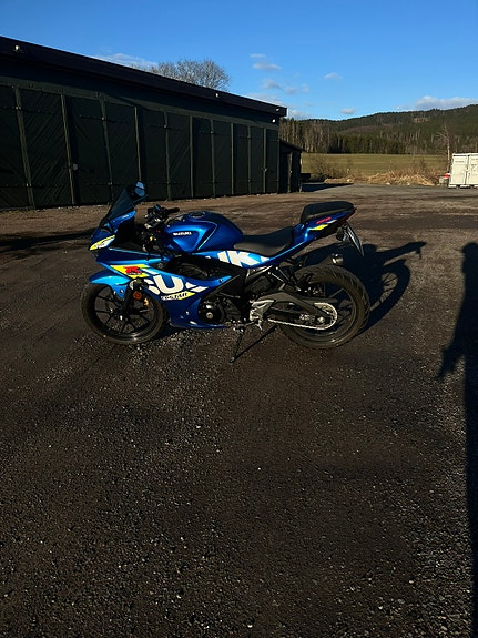 Suzuki GSX-R 125 4 of 7