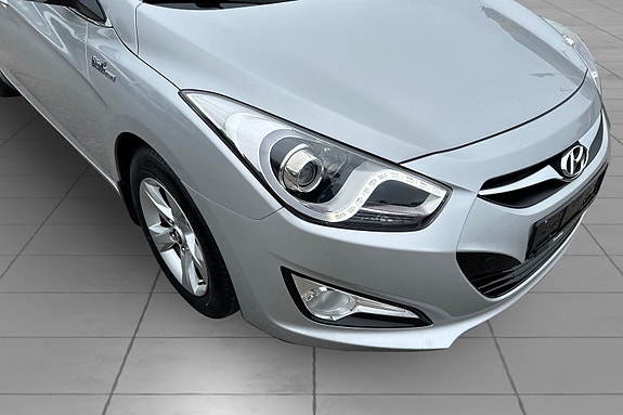 Hyundai i40 2 of 28