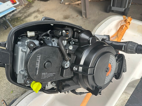 Suzuki 9,9/15 hk 4-takt som ny 9 of 10