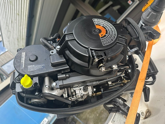 Suzuki 9,9/15 hk 4-takt som ny 10 of 10