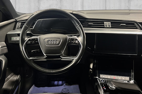 Audi e-tron 15 of 27