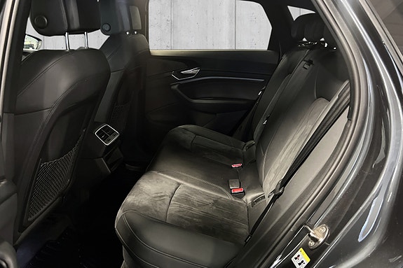 Audi e-tron 12 of 27