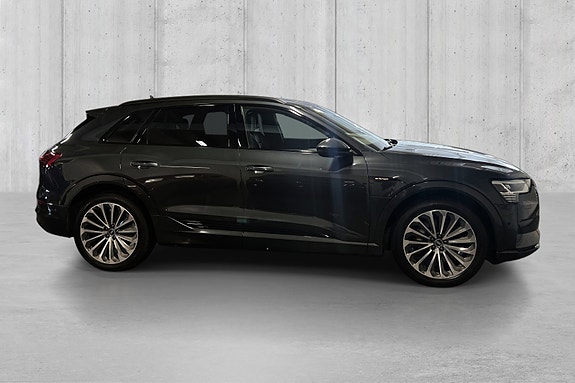 Audi e-tron 2 of 27