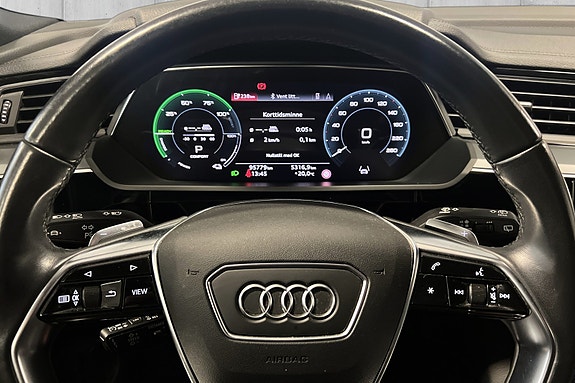 Audi e-tron 16 of 27
