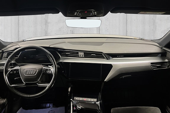 Audi e-tron 14 of 27