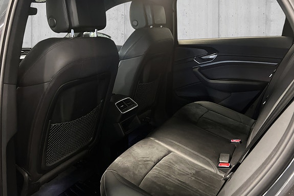 Audi e-tron 13 of 27