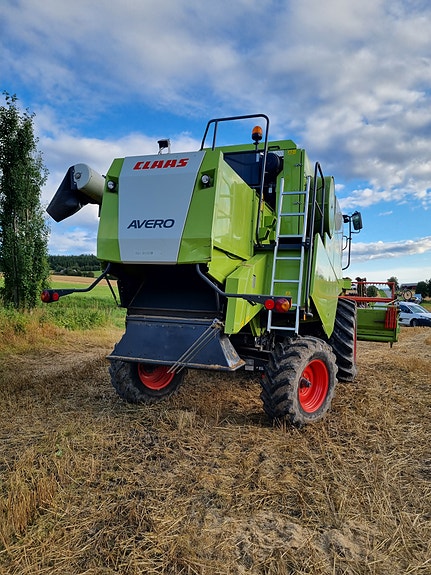 CLAAS Avero 240 3 of 9