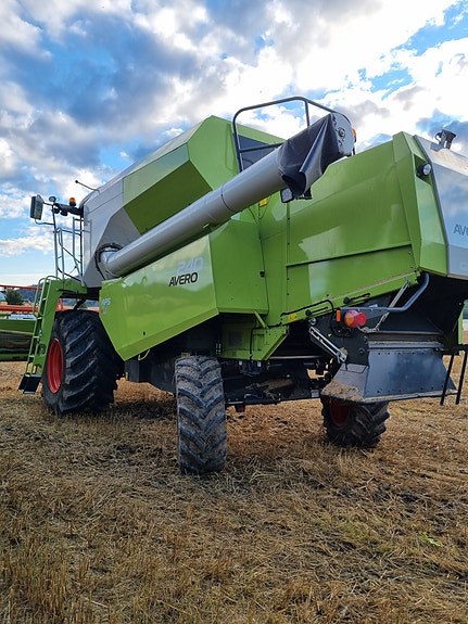 CLAAS Avero 240 4 of 9