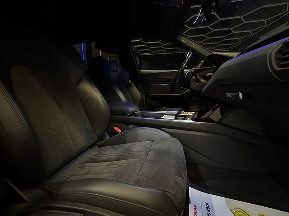 Audi e-tron 15 of 30