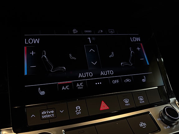 Audi e-tron 29 of 30