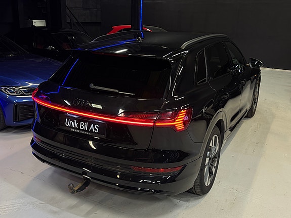 Audi e-tron 10 of 30