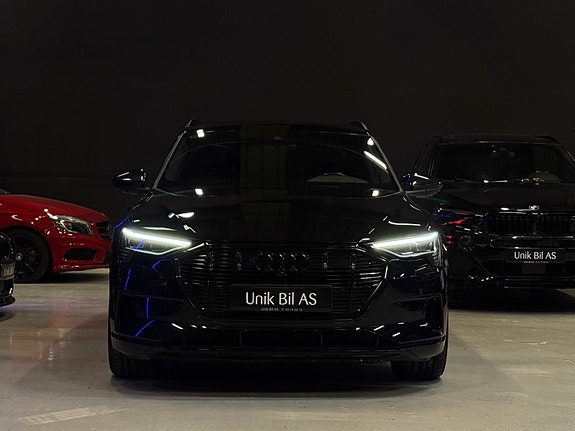 Audi e-tron 4 of 30