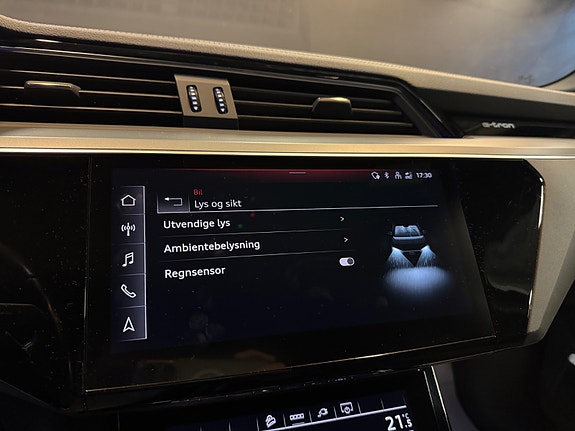 Audi e-tron 28 of 30