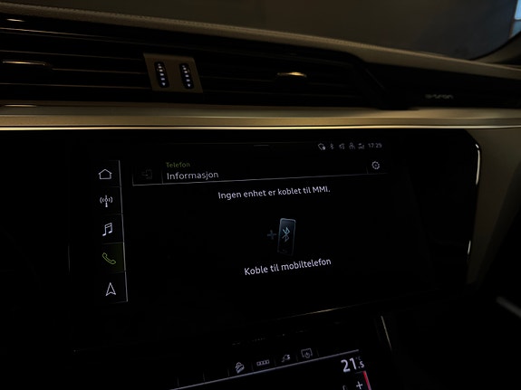 Audi e-tron 27 of 30