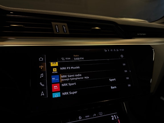 Audi e-tron 26 of 30