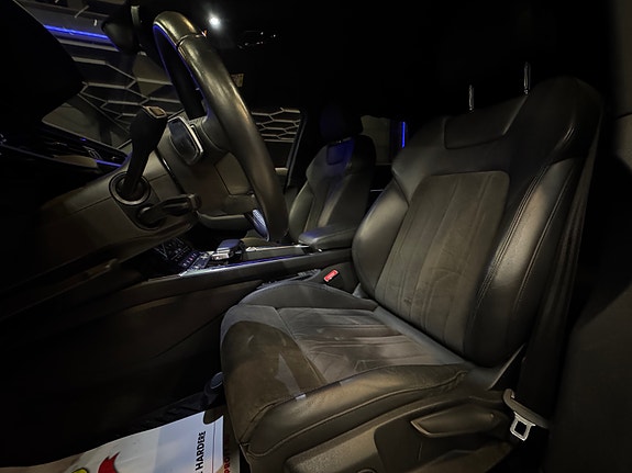 Audi e-tron 12 of 30