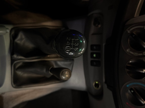 Toyota HiLux 20 of 28