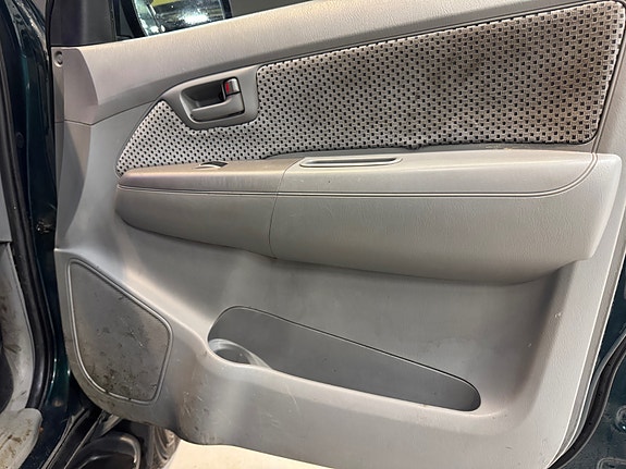 Toyota HiLux 22 of 28